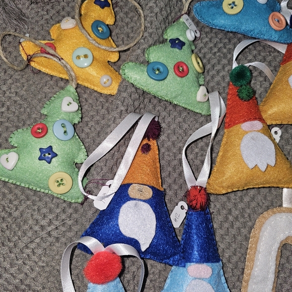 Christmas Ornaments Fabric Felt Buttons Gnomes Stars Trees ++ Lot Of 23 - Picture 2 of 4